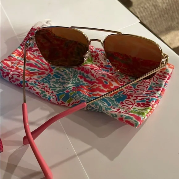 Lilly Pulitzer Bundle includes Vibrant Pink and Blue Tote Bag and Sunglasses - Picture 6 of 9